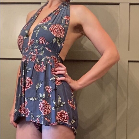 𝅺FAITHFULL the Brand Lovely Playsuit Romper Floral Halter Size Small - Picture 4 of 11